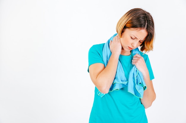 Photo girl having strained neck