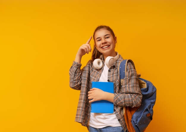 La ragazza è pronta per tornare a scuola