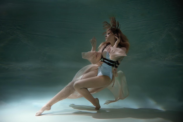 Photo girl mermaid underwater