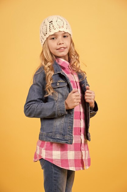 Photo girl model in jeans suit hat plaid shirt