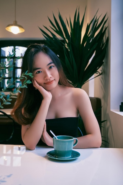 girl sitting in cafe