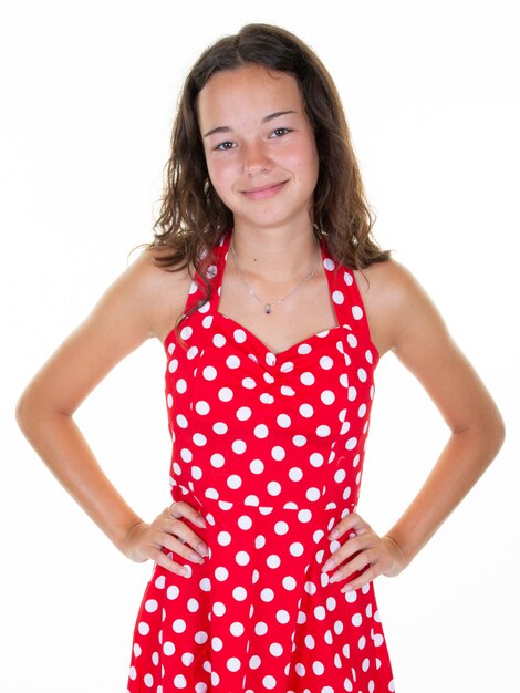 패션 빨간 드레스 빈티지 옷에 여자 십 대는 흰색 배경에 고립