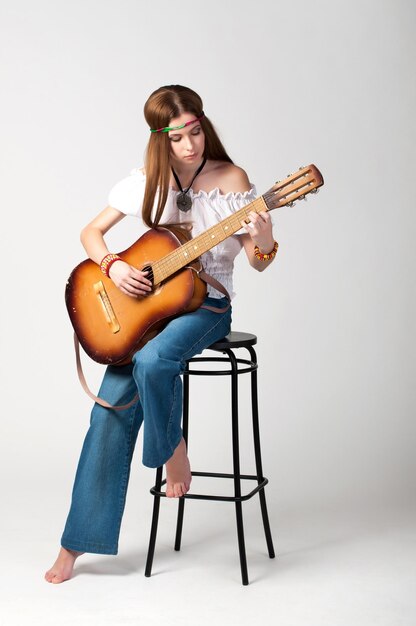 Photo the girl with a guitar 1306