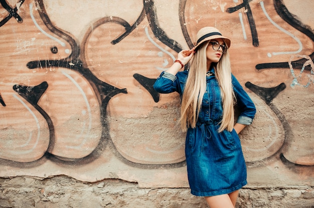 girl with hat