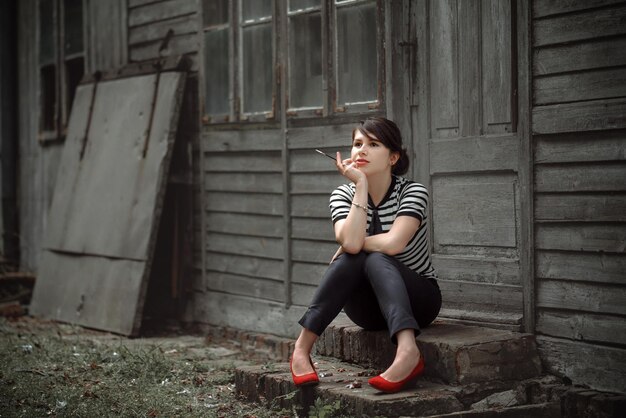 Photo girl with red shoes