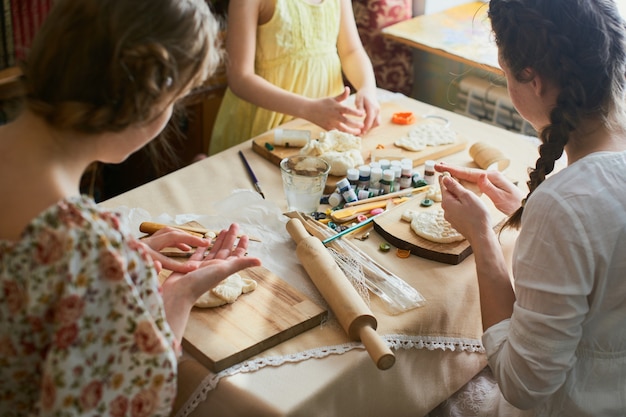 Photo girls making unique handmade goods