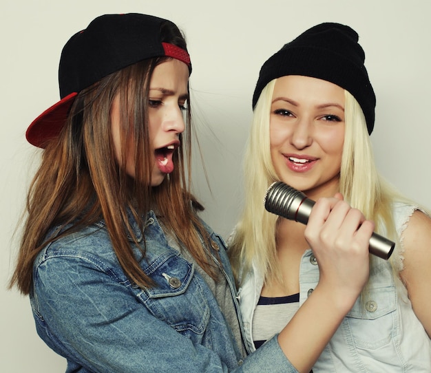 Photo girls singing