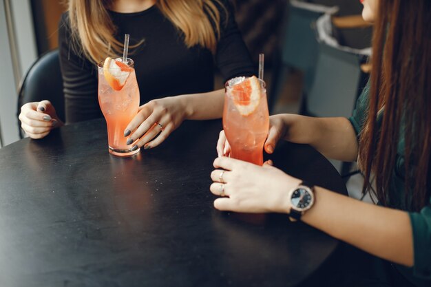 girls with cocktails