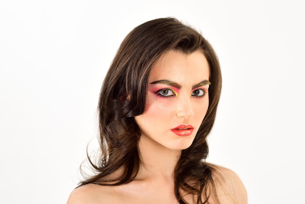 Photo giving your eyes some serious pop pretty woman wear creative makeup a beauty of a girl applying decorative cosmetics and makeup sexy woman with color cosmetics beauty model with glamour look