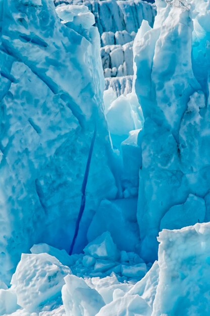 氷河の水色の氷の詳細