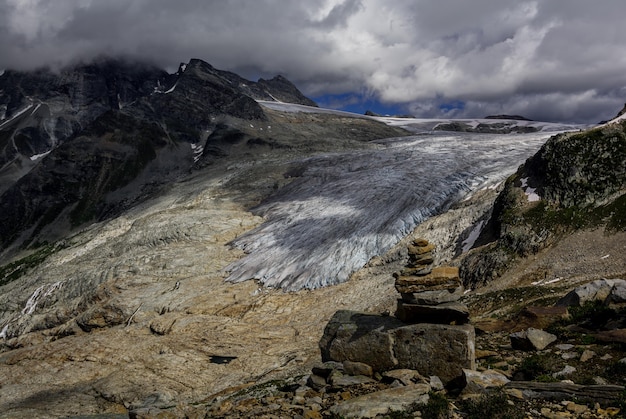 Photo glaciers in rocky mountains