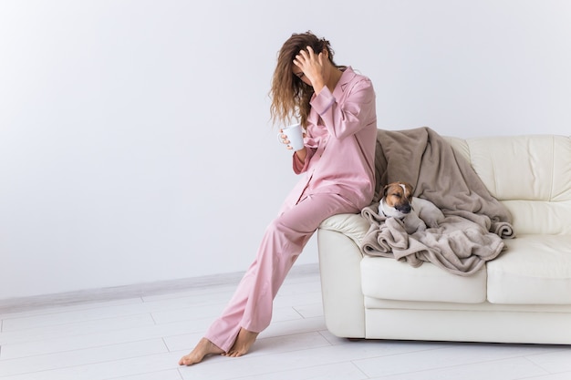 Photo glamorous girl with happy smile in good morning