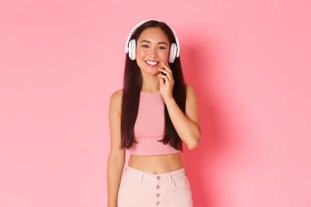 Glamour Asian girl posing in the studio