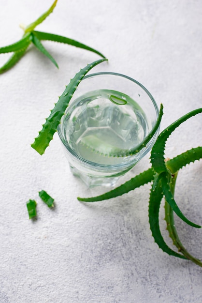 Glas gezonde aloë vera drinken