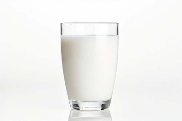 Foto glas melk geïsoleerd op witte achtergrond