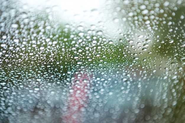 Foto glas met druppels regen