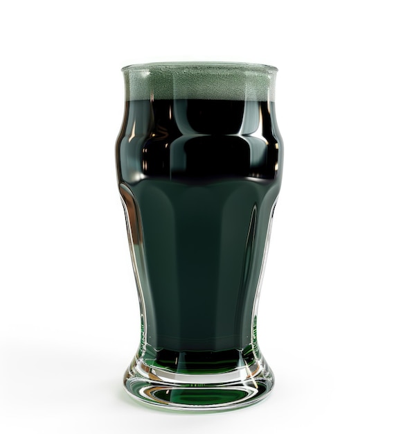 Glas met groene ale geïsoleerd op witte achtergrond