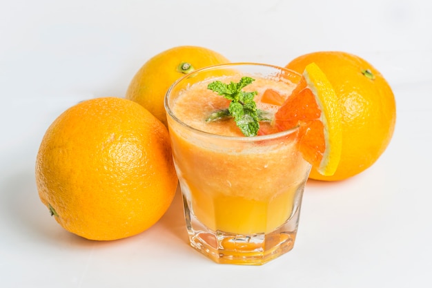 Glas met heerlijke jus d&#39;orange