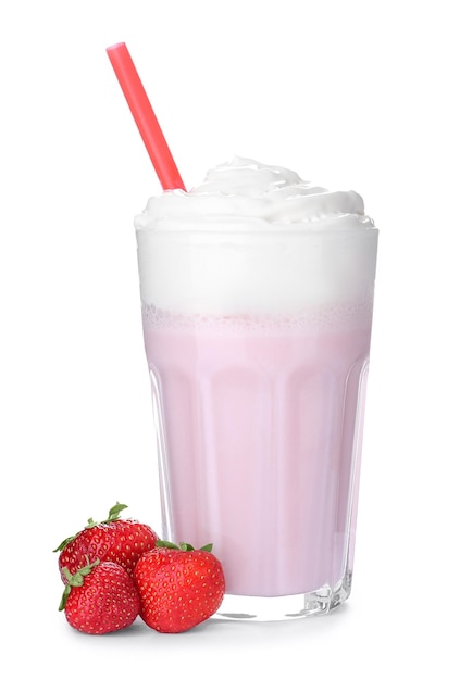 Glas met heerlijke milkshake op witte achtergrond
