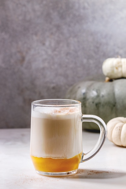 Glas pompoenkruid latte