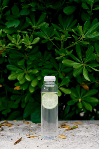 Foto glas pot op tafel.