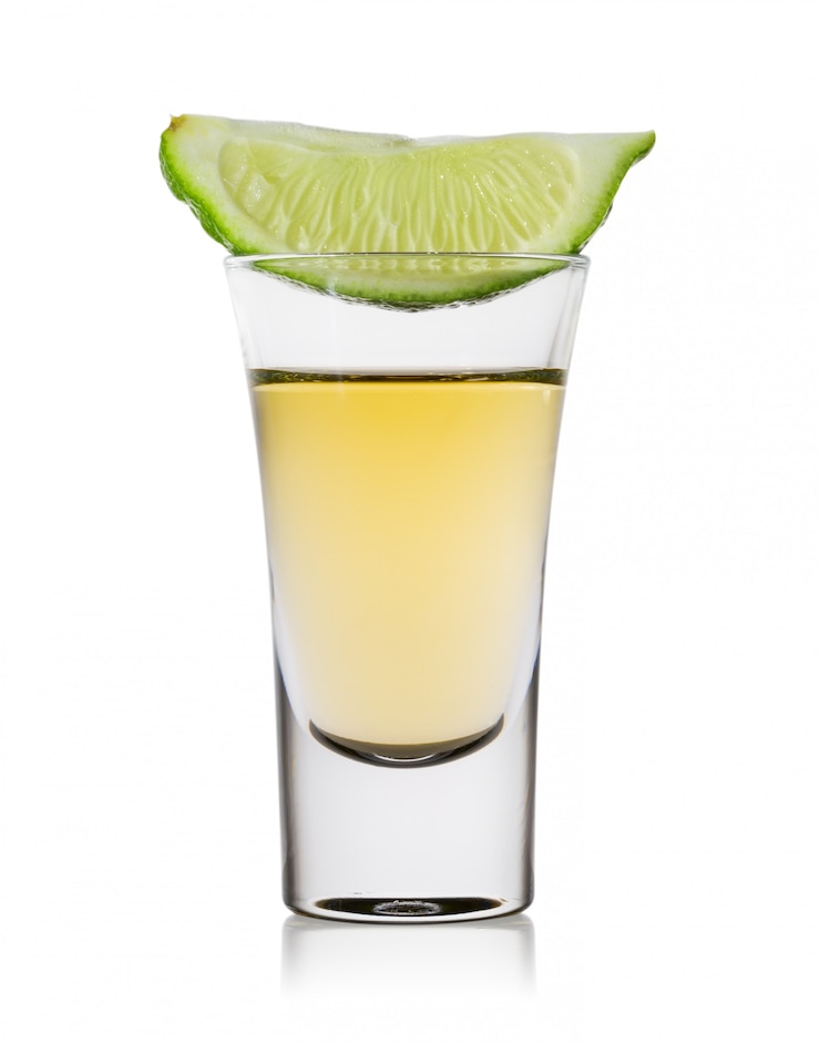 Foto glas tequila met schijfje limoen
