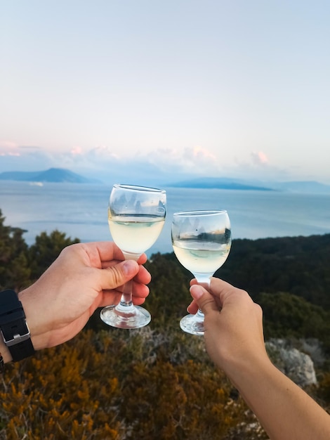 Glas wijn zee romantische date