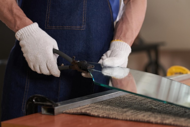 Glasbewerker vorm maken van glas