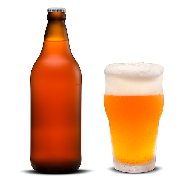 ビールと茶色の瓶が白い背景で隔離のガラス
