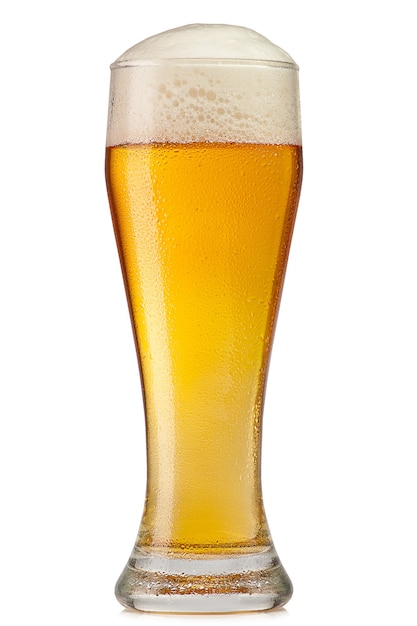 Photo glass of beer isolated on white surface