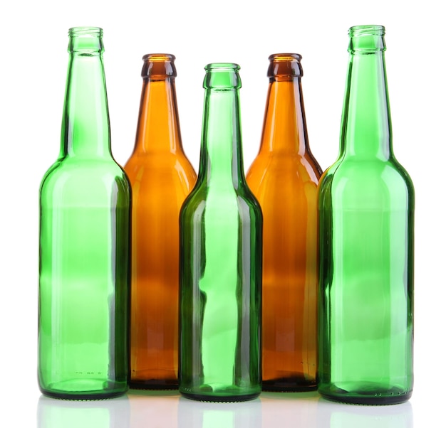 Foto bottiglie di vetro isolate su bianco
