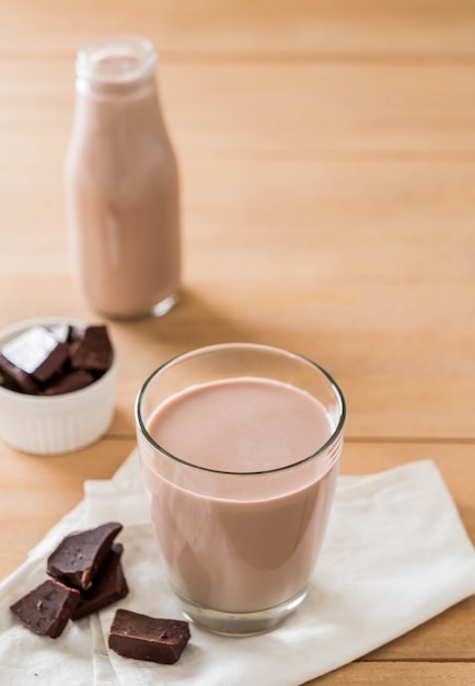 glass of chocolate milk 