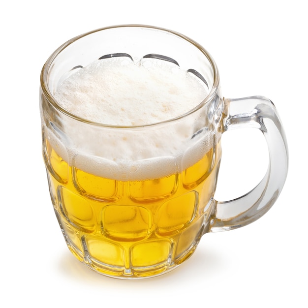 Photo glass of cold beer isolated on white background