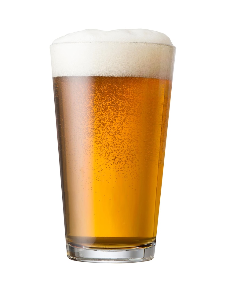 Photo a glass of craft beer isolated on white