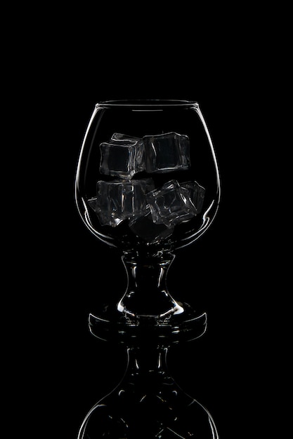 写真 氷とウイスキー用グラス