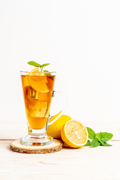 glass of ice lemon tea