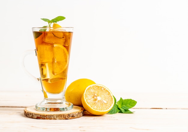 glass of ice lemon tea