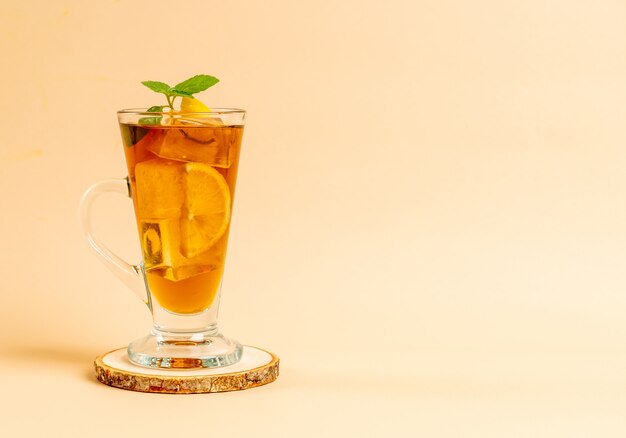 glass of ice lemon tea