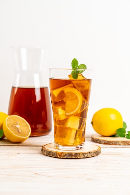 glass of ice lemon tea