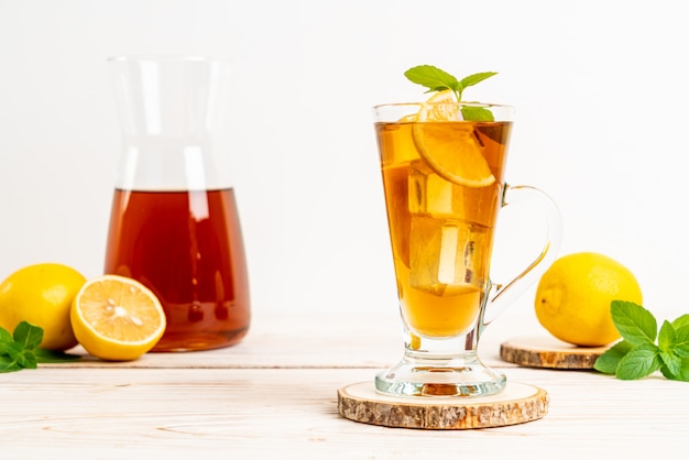 glass of ice lemon tea