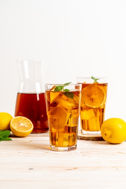 glass of ice lemon tea