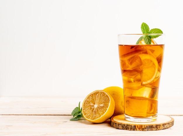 glass of ice lemon tea