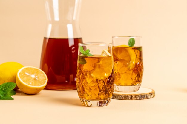 glass of ice lemon tea