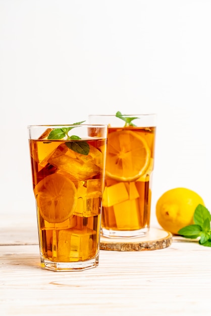 glass of ice lemon tea