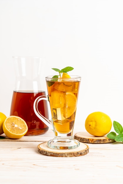 glass of ice lemon tea