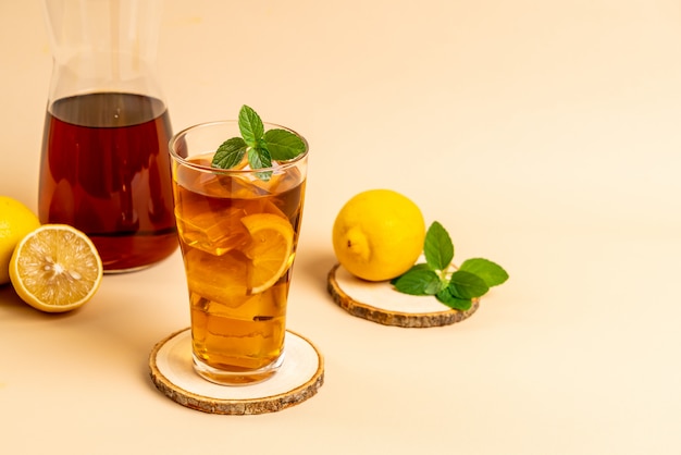 glass of ice lemon tea