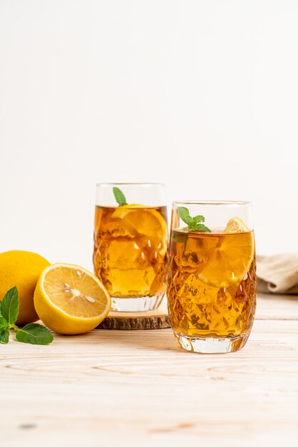 glass of ice lemon tea