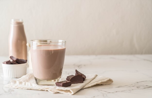 사진 초콜릿 우유의 유리