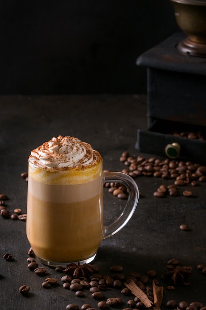 Bicchiere di latte di zucca