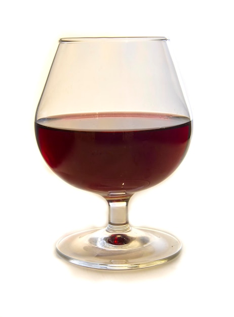 Photo glass of red wine isolated on white